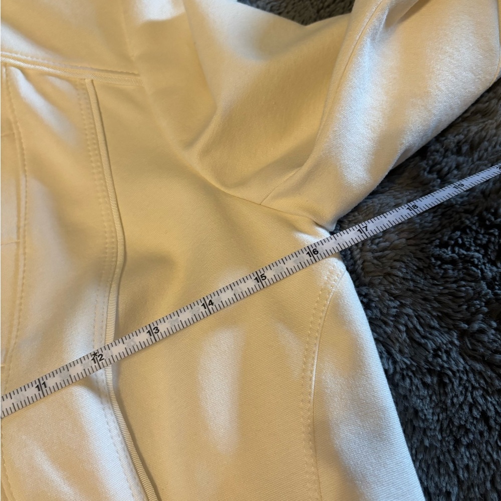 White House Black Market Cream Blazer - Picture 10 of 11